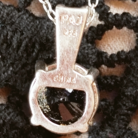 18 inch 925 Silver Chain w Sapphire Pendent .5 x 3/4 inches - Picture 3 of 10